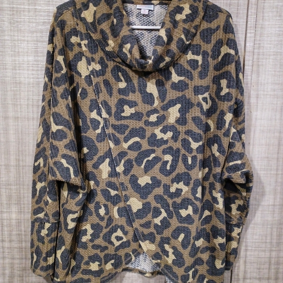 LuLaRoe Tops - LuLaRoe Kristen Cowl Neck